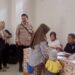 Selalu Hadir di tengah masyarakat  Bhabinkamtibmas Pengamanan dan monitoring Penyaluran Beras