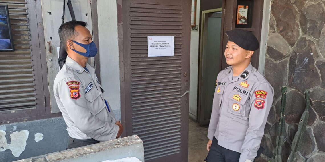 Guna menciptakan keamanan dan kondusif, Polsek Citamiang Patroli Dialogis dan Sambangi Warga.