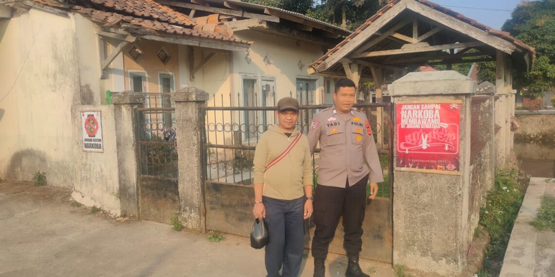 Bhabinkamtibmas Polsek Cisaat Sosialisasikan Anti-Narkoba di Kampung Bebas Narkoba
