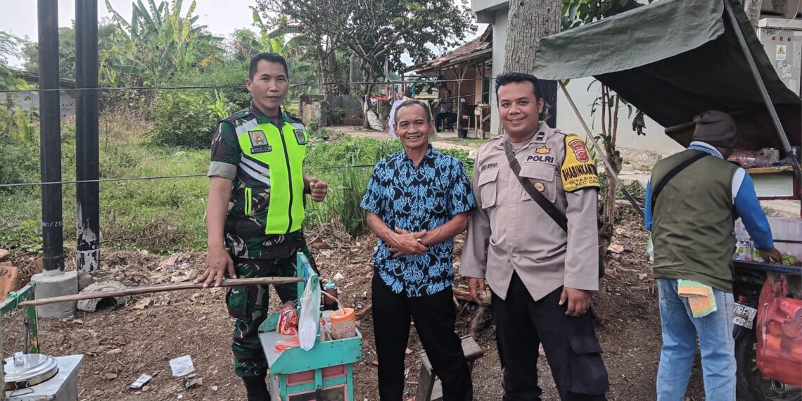 Sinergitas  Bhabinkamtibmas Polsek Cisaat  dan Babinsa Koramil Cisaat sambangi warga