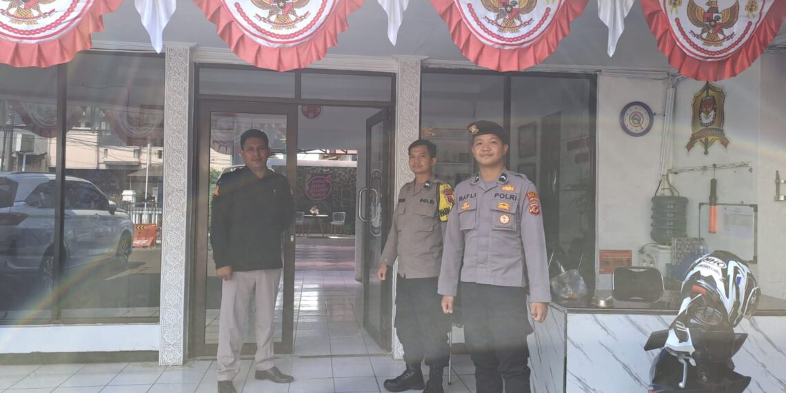Polsek Citamiang Patroli Dialogis Sambangi Warga.