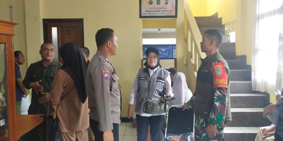 Sinergitas TNI-POLRI Bhabinkamtibmas bersama Babinsa    sambang dan Dialogis Tokoh Masyarakat.