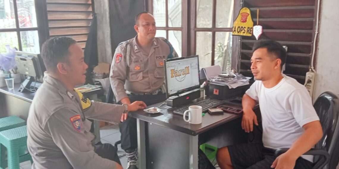 Guna menciptakan keamanan dan kondusif, Polsek Citamiang Patroli Dialogis dan Sambangi Warga.