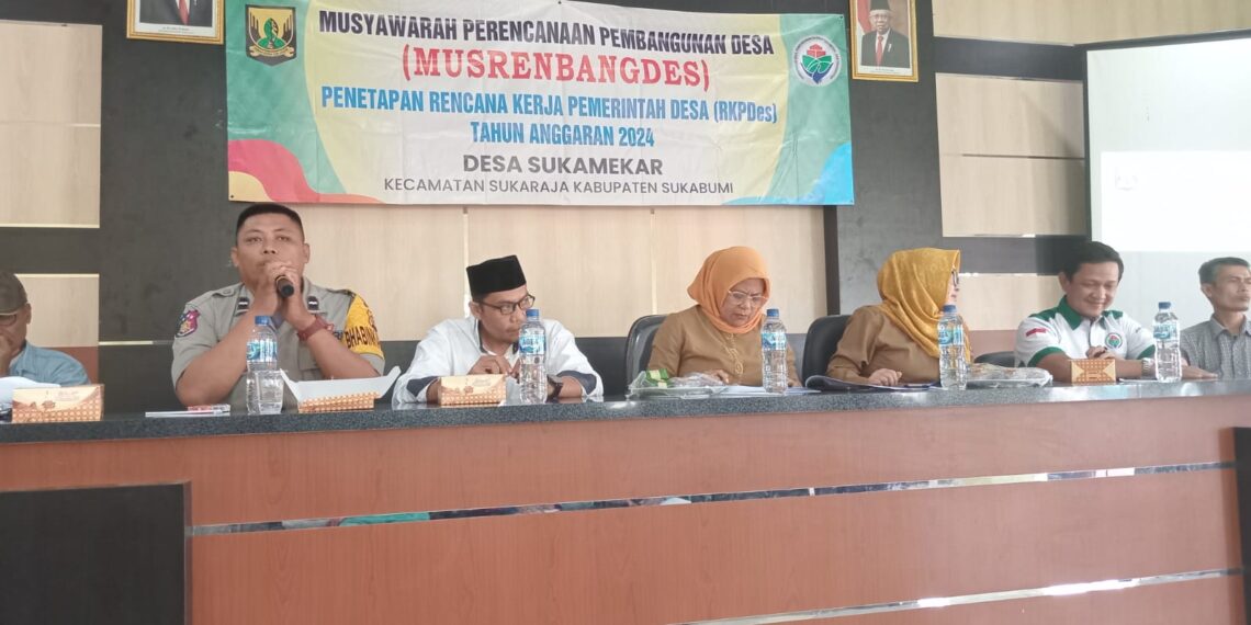 Kegiatan Musyawarah Perencanaan Pembangunan ( Musrenbang ) Dihadiri Bhabinkamtibmas desa Sukamekar Polsek Sukaraja