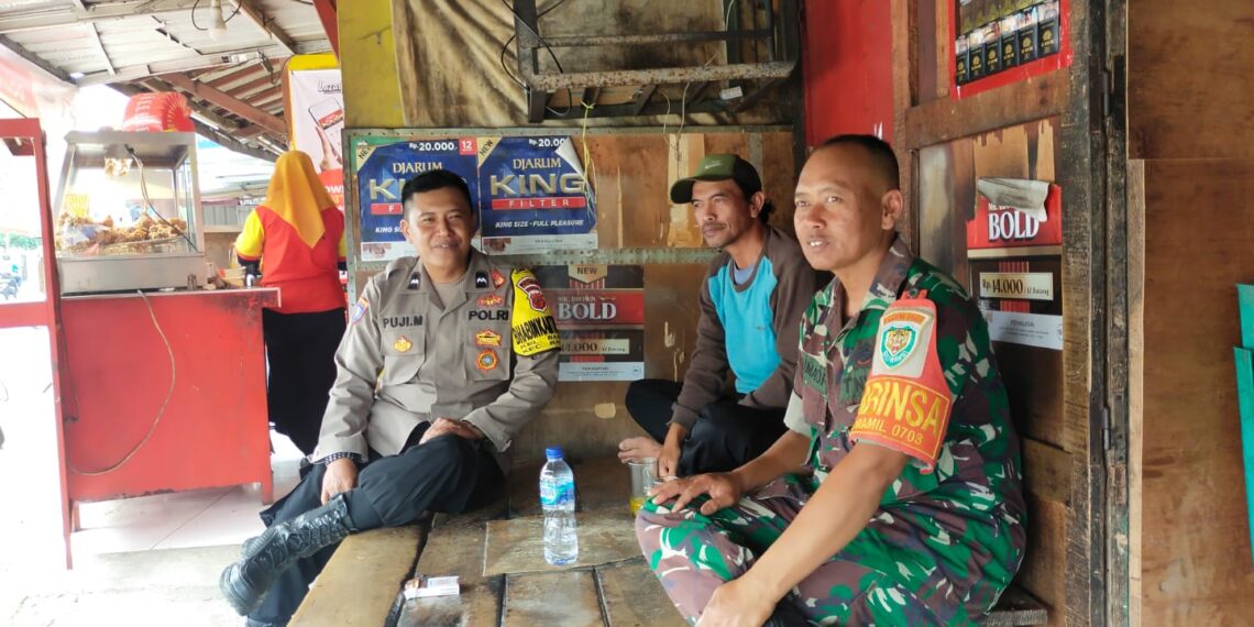 SINERGITAS TNI-POLRI MELAKSANAKAN SAMBANG / SILATURAHMI KAMTIBMAS KEPADA WARGA MASYARAKAT.