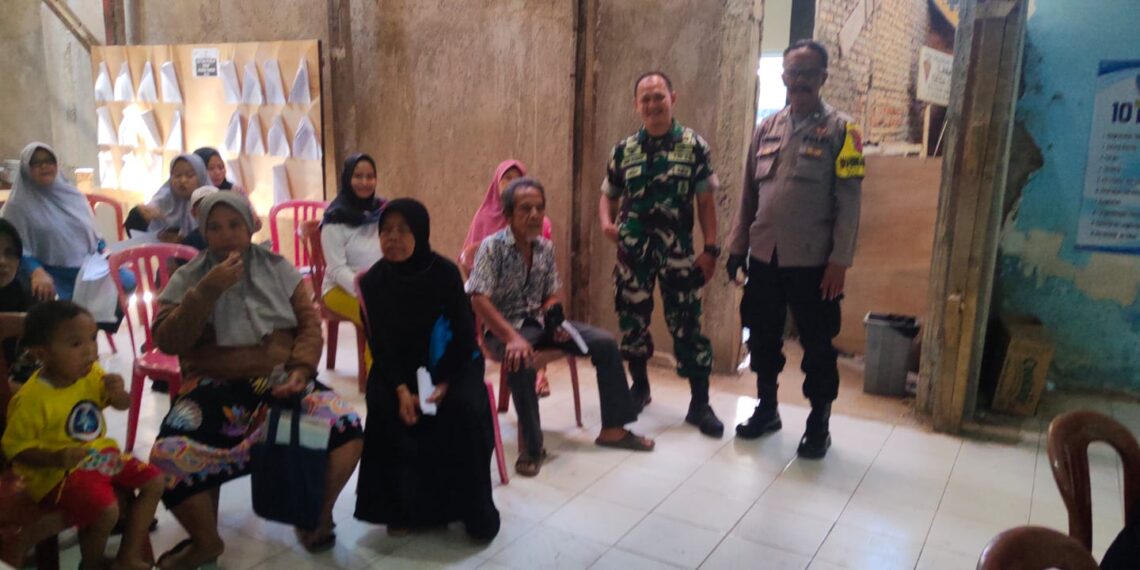 Personel Bhabinkamtibmas Polsek Cisaat Bersinergi Sambang Ke masyarakat