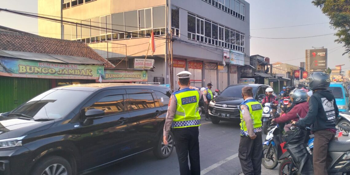 UNIT LANTAS POLSEK SUKALARANG GATUR LALIN PAGI