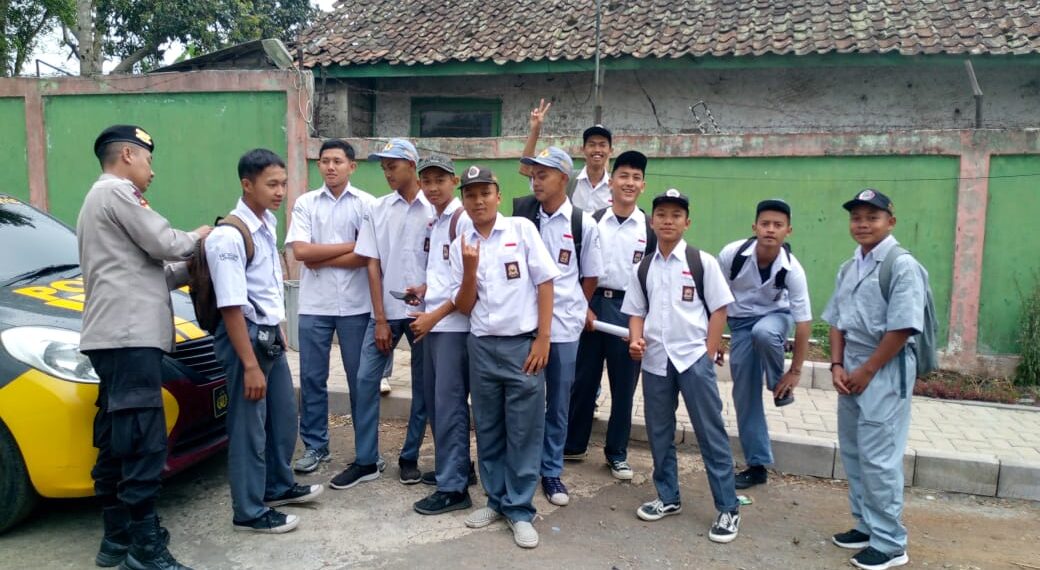 ANTISIPASI TAWURAN ANTAR PELAJAR,POLISI MELAKSANAKAN HIMBAUAN KEPADA   PELAJAR YANG MASIH NONGKRONG
