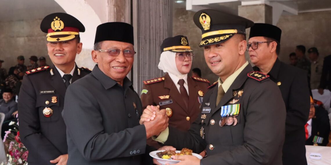 Ketua DPRD Kota Sukabumi Hadiri Upacara Peringatan HUT TNI ke-78