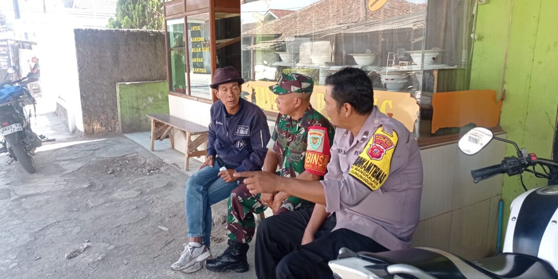 Sinergitas TNI-Polri Sambangi Warga Masyarakat Pererat Tali Silaturahmi