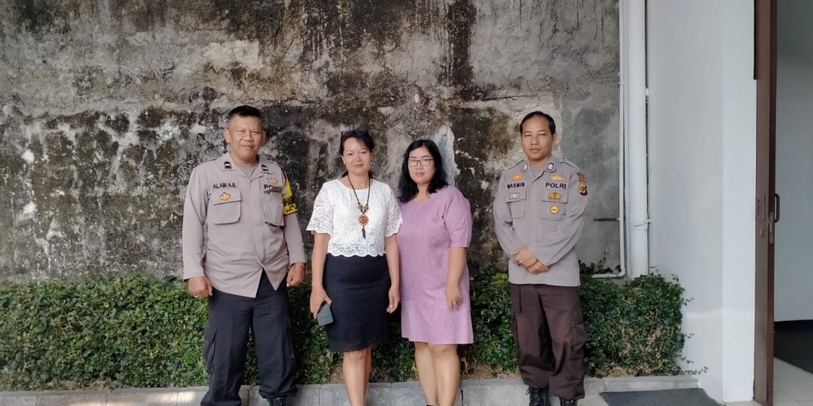 Polsek Kadudampit laksanakan Minggu kasih dan pam gereja