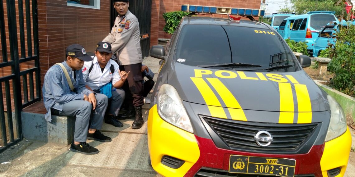 ANTISIPASI TAWURAN ANTAR PELAJAR, POLISI MELAKSANAKAN HIMBAUAN KEPADA PELAJAR YANG DI DAPATI MASIH NONGKRONG