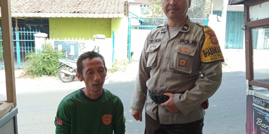 Dialogis Dengan Linmas  Bhabinkamtibmas Polsek Cisaat  Sampaikan Himbauan Kamtibmas