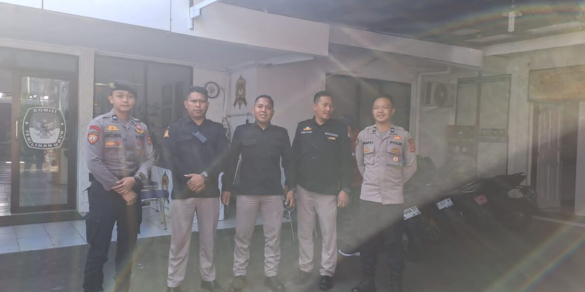 Polsek Citamiang Ploting Personil Amankan Gudang Logistik KPU Kota Sukabumi 24 Jam.