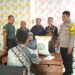 Bhabinkamtibmas Kelurahan Benteng Monitoring Pembagian Bansos Beras
