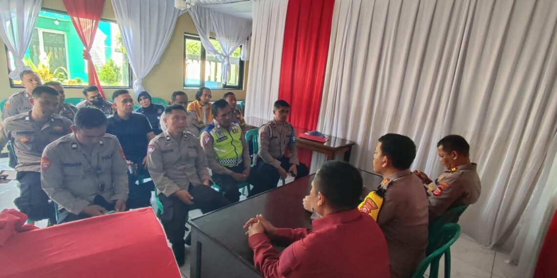 Kapolsek Sukalarang Pimpin Anev Mingguan Agar Meningkatkan Kinerja Dan Pelayanan Kepada Masyarakat