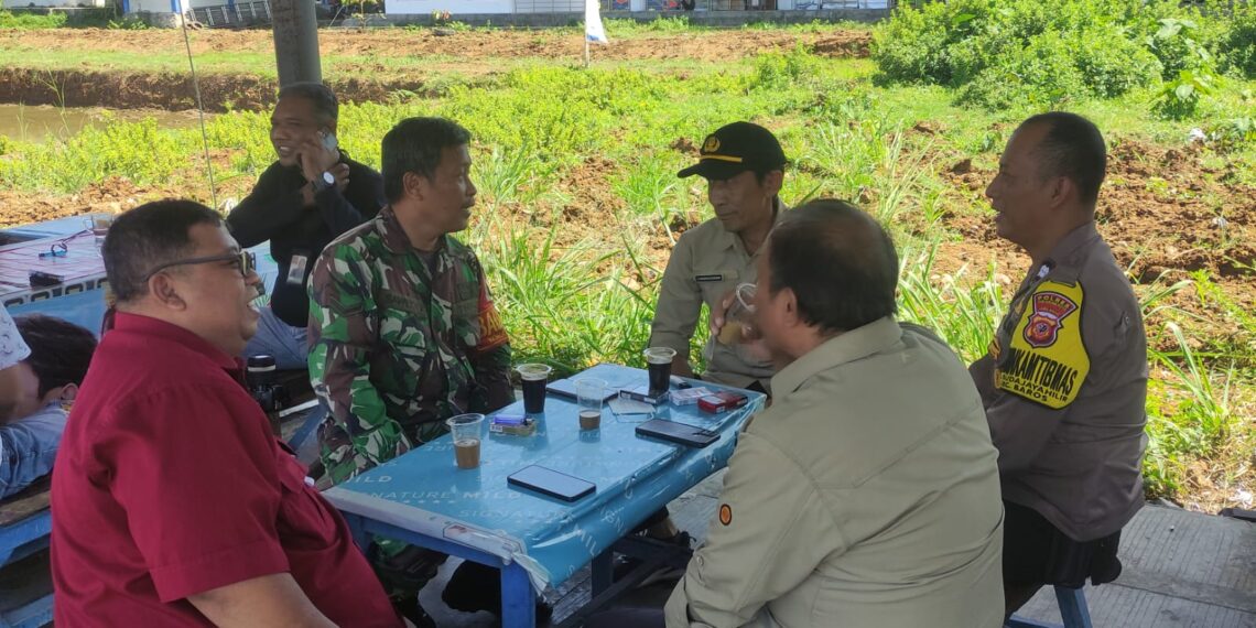 Sinergitas TNI-Polri  Melaksanakan Sambang / Silaturahmi Kamtibmas Kepada warga