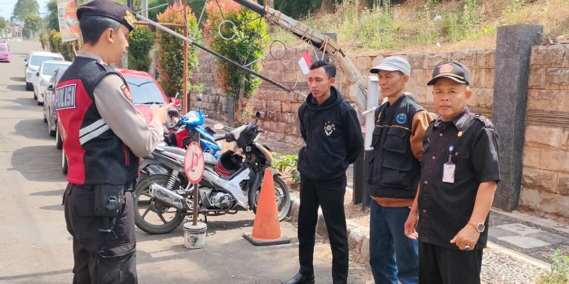 anggota Unit Samapta Polsek Sukaraja melaksanakan himbauan kamtibmas kepada anggota Satpam