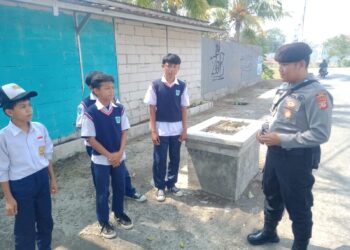 5306 B Patroli Dialogis dan Pemantauan Pasca Bubaran Sekolah Antisipasi Tawuran antar Pelajar di Wilayah Polsek Cibeureum