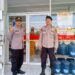 Polisi Sampaikan Himbauan Kamtibmas Kepada Karyawan Minimarket saat Patroli Siang