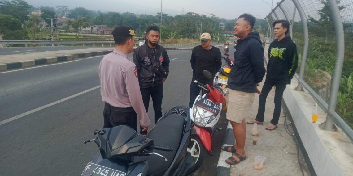 Berikan Rasa Aman, Polsek Cibeureum Patroli Dialogis antisipasi C3 dan Sambangi Warga Masyarakat