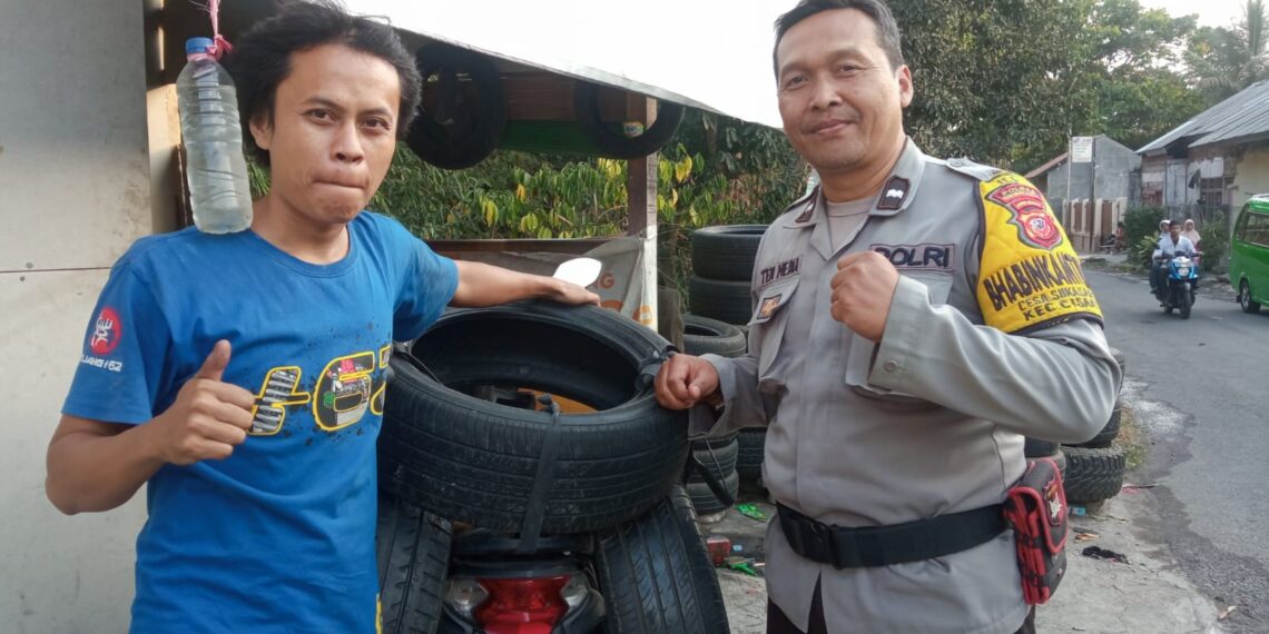 Silaturahmi Kamtibmas Bhabinkamtibmas Polsek Cisaat  Sambangi warganya