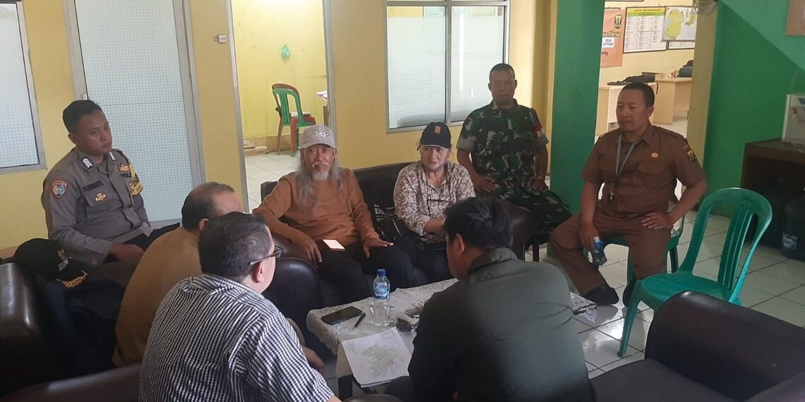 Sinergitas TNI-Polri Bhabinkamtibmas Bersama Babinsa Lakukan Sambang ke Desa Binaan