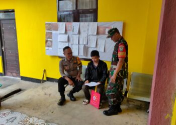 Sinergitas TNI-Polri Sambangi Kantor Desa Sukamantri  Cisaat