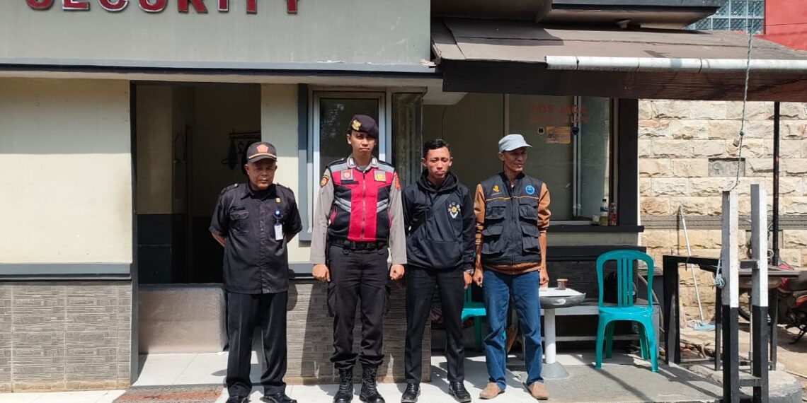 Unit Samapta Polsek Sukaraja melaksanakan himbauan kamtibmas kepada anggota Satpam Perumahan edelweis desa Sukaraja