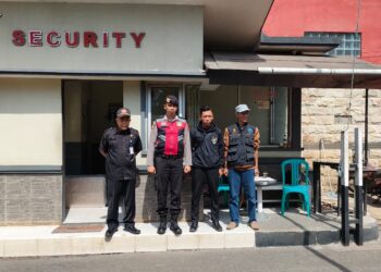 Unit Samapta Polsek Sukaraja melaksanakan himbauan kamtibmas kepada anggota Satpam Perumahan edelweis desa Sukaraja