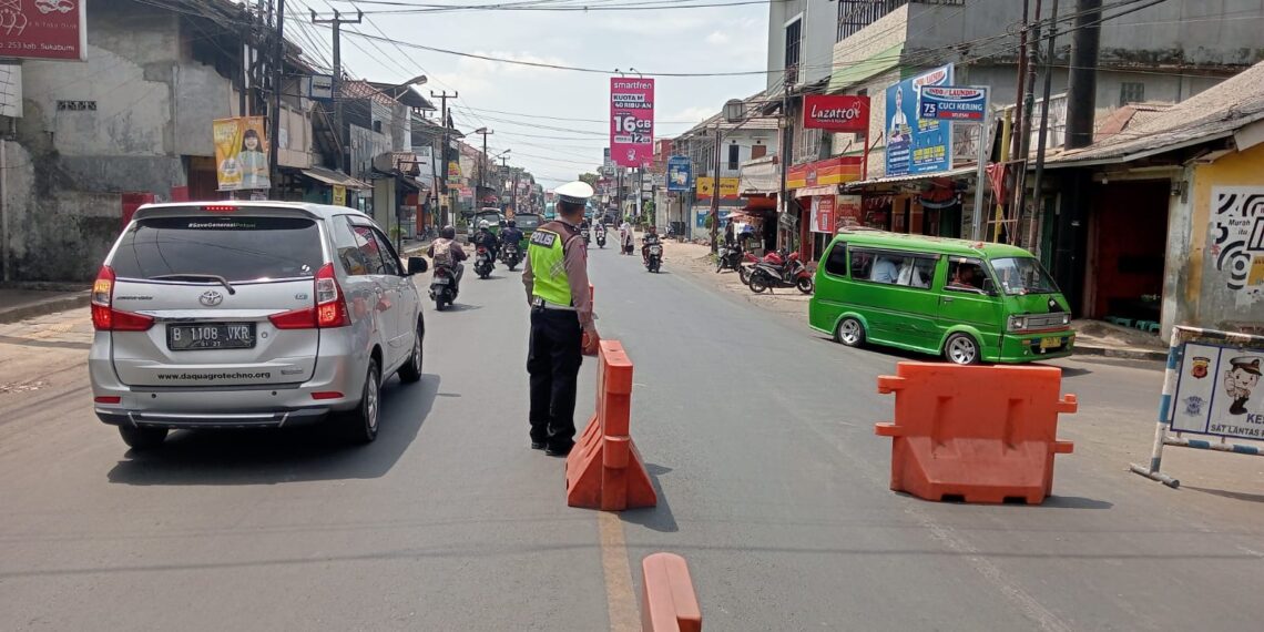 Unit Lalulintas Polsek Cisaat Pengaturan Lalulintas Pagi hari