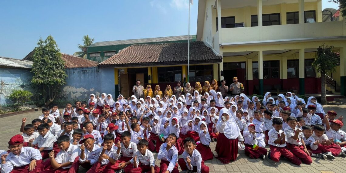 “Stop Bullying” Bhabinkamtibmas Polsek Warudoyong Laksanakan Binluh Ke Pelajar