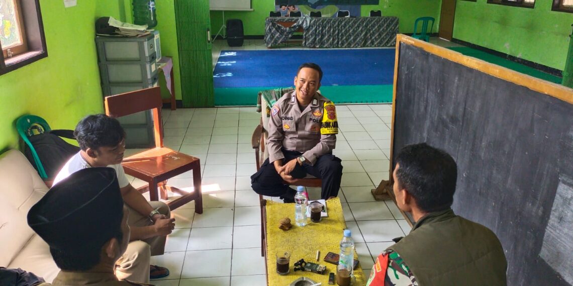 Bhabinkamtibmas bersama Babinsa    sambang dan Dialogis kepada Warga Binaan.