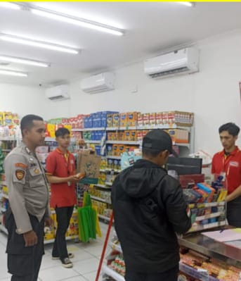 Upaya Cegah Kejahatan, Polsek Cireunghas Gelar Patroli Dialogis Ke Minimarket