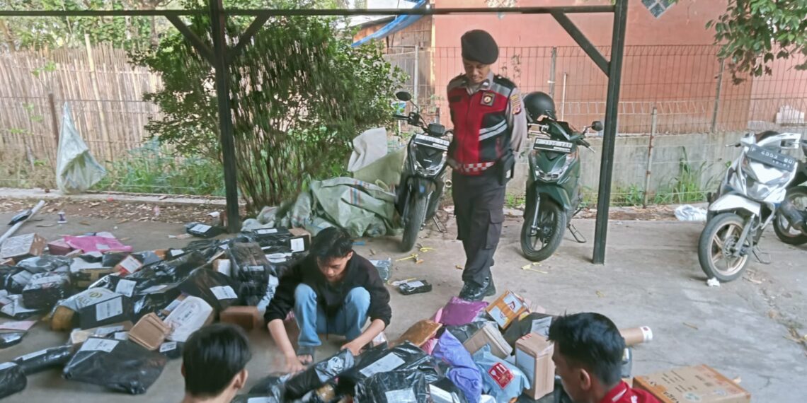 Tingkatkan Sinergitas Dan Silaturahmi,Kanit Samapta Polsek Cireunghas Sambangi Warga