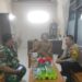 Sinergitas TNI – POLRI, Bhabinsa Bersama Bhabinkamtibmas Polsek Sukalarang Laksanakan Giat Sambang Ke Desa Binaan