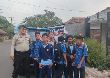 Polsek Kebon Pedes Melaksanakan Patroli ke Beberapa Titik Rawan Tawuran