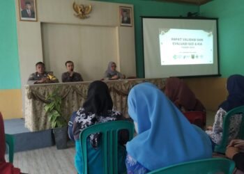 Dalam Rangka Percepatan Penangan Stunting Bhabinkamtibmas Menghadiri Rapat Evaluasi Dan Validasi Data Gizi Anak dan Ibu Hamil