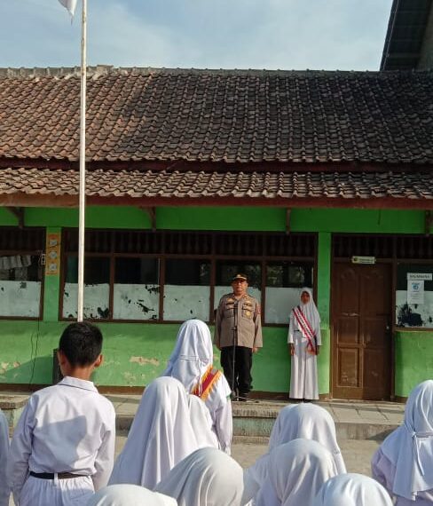 Polsek Cisaat jadi Pembina Upacara Hari Senin