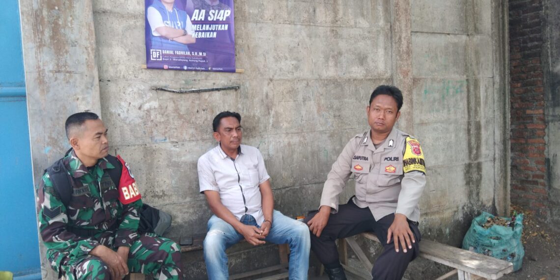 Dalam rangka pencegahan terhadap adanya gangguan kamtibmas Bhabinkamtibmas Bersinergi dengan Babinsa Sambangi Warga Untuk Tingkatkan Harkamtibmas