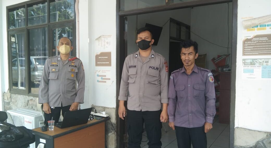 Polsek Warudoyong memperkuat komunikasi dan koordinasi dengan Badan Pengawas Pemilu Umum (Bawaslu) Kota