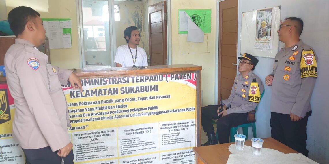 KAPOLSEK SUKABUMI BERSAMA BHABINKAMTIBMAS LAKUKAN PENGECEKAN DI KANTOR KECAMATAN SUKABUMI