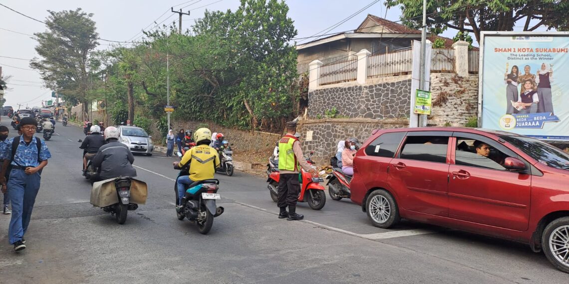 Polsek Citamiang Gatur Pagi Hari Sebagai Bentuk Pelayanan Kepada Masyarakat