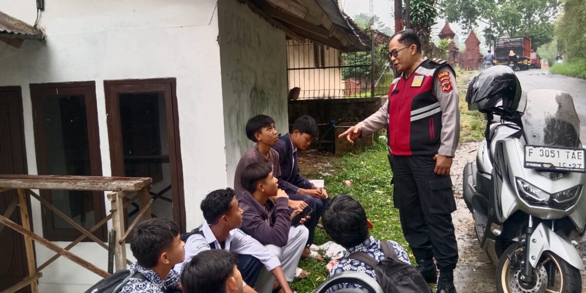 Patroli Dialogis Pemantauan Sekolah Antisipasi Tawuran antar Pelajar