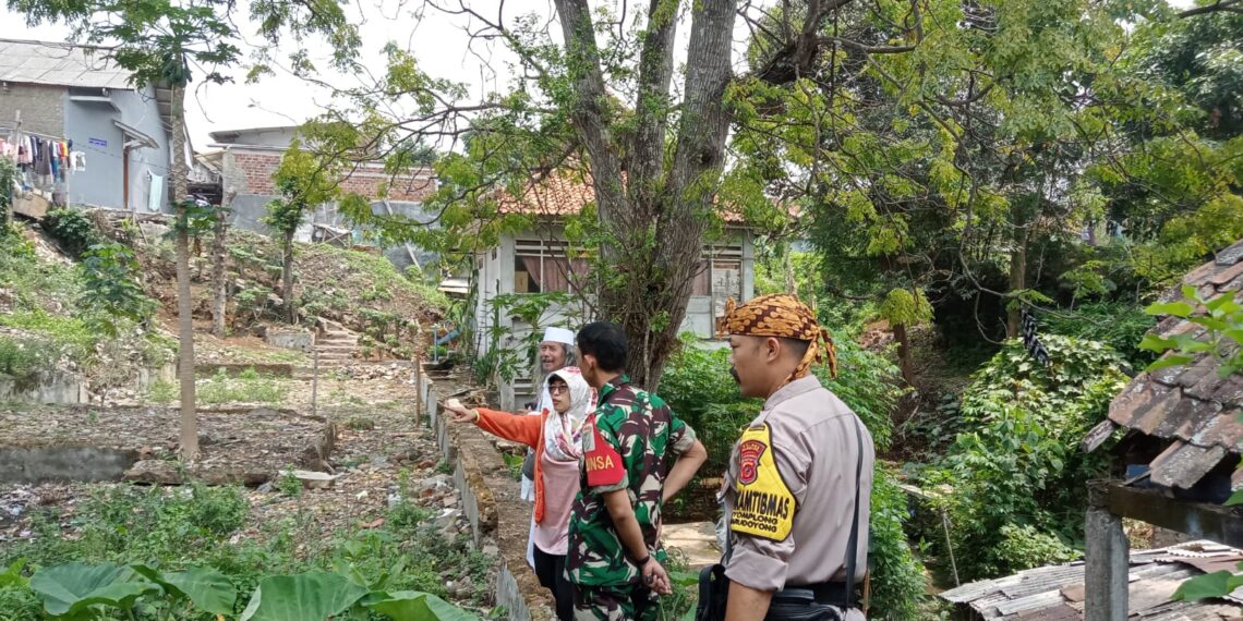 Revitalisasi Satkamling, Bhabinkamtibmas Polsek Cireunghas Polres Sukabumi Kota Laksanakan Sosialisasi Satkamling Sebagai Pengamanan Swakarsa Mitra Polri Menjaga Kamtibmas