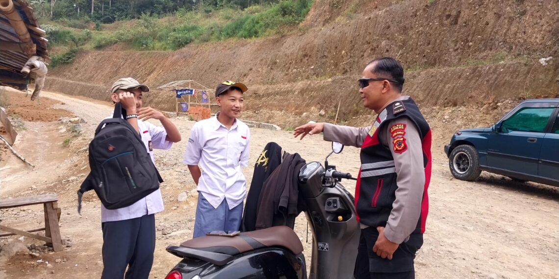 Antisipasi Kenakalan Remaja Kanit Samapta Polsek Kadudampit Berikan Imbauan Ke Pelajar
