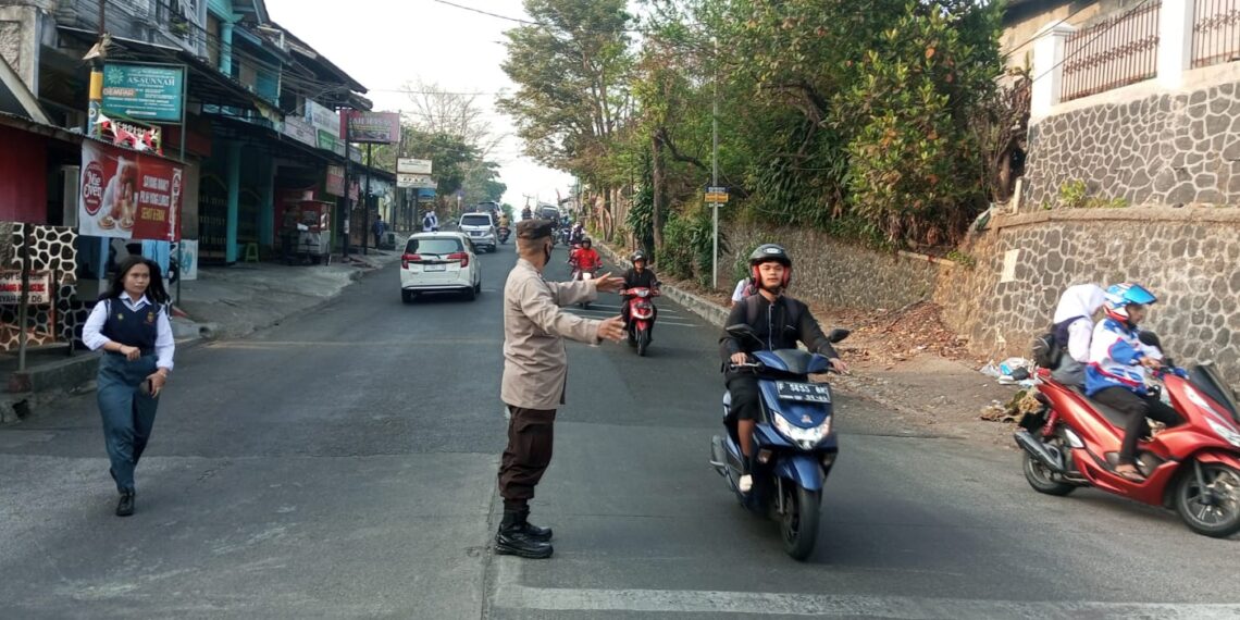 Gatur Pagi Hari Polsek Citamiang Sebagai Bentuk Pelayanan Kepada Masyarakat