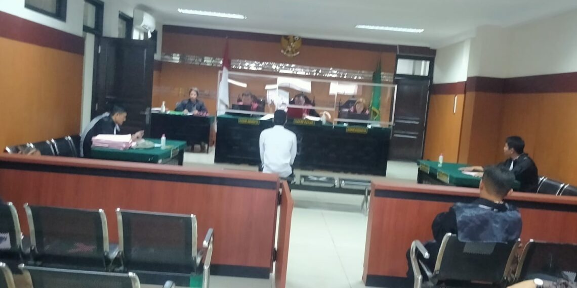 Polsek Gunungpuyuh Lakukan Pengamanan Sidang Perkara Penganiayaan di Kantor Pengadilan Negeri Sukabumi