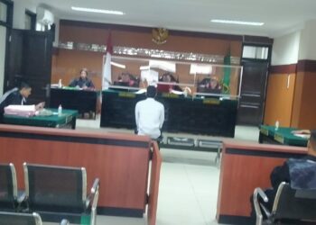 Polsek Gunungpuyuh Lakukan Pengamanan Sidang Perkara Penganiayaan di Kantor Pengadilan Negeri Sukabumi