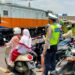 Gatur Lalu Lintas Polsek Warudoyong Paska melintas Kereta Api Pangrango